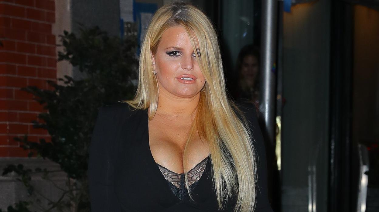 Jessica Simpson Wiki/Bio, Net Worth, Age, Height, Husband, Family, Affairs & more